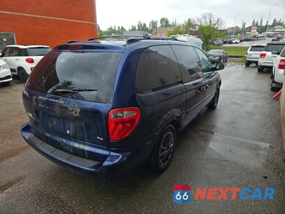 Czwarte zdjęcie samochodu z boku: 2005 DODGE GRAND CARAVAN SE VIN:2D4GP24RX5R349102 - miniatura