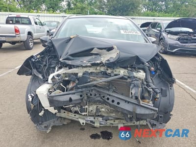 Piąte zdjęcie samochodu w środku: 2016 NISSAN VERSA NOTE SV VIN:3N1CE2CP8GL359504 - miniatura