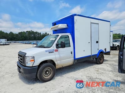 2023 FORD E350 REFRIGERATED BOX TRUCK 1FDWE3FK8PDD25001 - główne zdjęcie licytacji z USA - miniatura