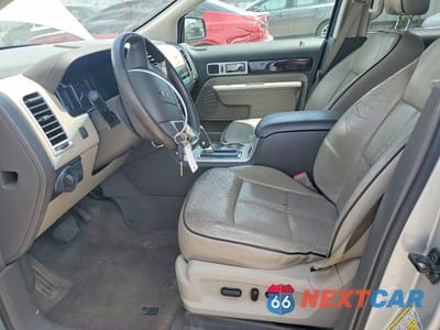 Zdjęcie 7 z 12 samochodu: 2009 LINCOLN MKX VIN:2LMDU88C39BJ01922 - miniatura