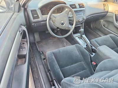 Zdjęcie 8 z 12 samochodu: 2003 HONDA ACCORD EX VIN:1HGCM72623A000562 - miniatura