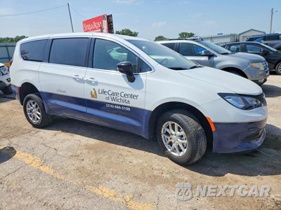 Czwarte zdjęcie samochodu z boku: 2025 CHRYSLER VOYAGER LX VIN:2C4RC1CG7SR579719 - miniatura