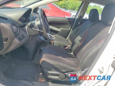 Zdjęcie 7 z 12 samochodu: 2013 MAZDA MAZDA2 VIN:JM1DE1LY2D0162342 - miniatura