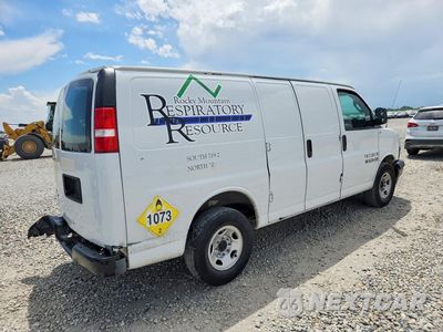 Trzecie zdjęcie samochodu z tyłu: 2018 CHEVROLET EXPRESS G2500 VIN:1GCWGAFG6J1345626 - miniatura