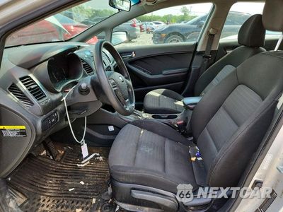 Zdjęcie 7 z 12 samochodu: 2016 KIA FORTE LX VIN:KNAFK5A84G5525093 - miniatura