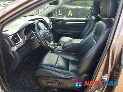Zdjęcie 7 z 13 samochodu: 2017 TOYOTA HIGHLANDER XLE VIN:5TDJZRFH4HS436189 - miniatura