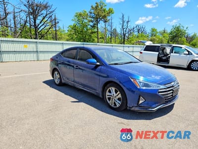 Czwarte zdjęcie samochodu z boku: 2020 HYUNDAI ELANTRA VALUE EDITION VIN:5NPD84LF5LH612753 - miniatura
