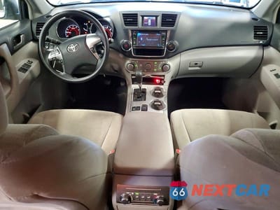Zdjęcie 8 z 14 samochodu: 2013 TOYOTA HIGHLANDER PLUS VIN:5TDBK3EH6DS226405 - miniatura