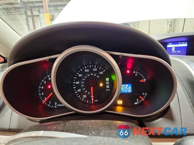 Zdjęcie 9 z 13 samochodu: 2010 MAZDA CX-7 VIN:JM3ER2WM4A0336339 - miniatura
