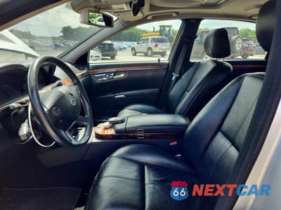 Zdjęcie 7 z 12 samochodu: 2007 MERCEDES-BENZ S 550 VIN:WDDNG71X37A033297 - miniatura