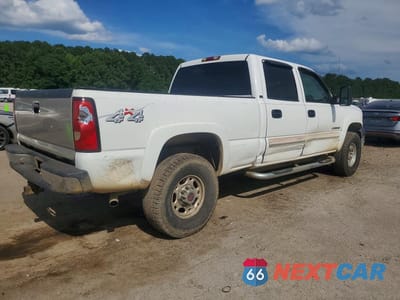 Trzecie zdjęcie samochodu z tyłu: 2004 CHEVROLET SILVERADO K2500 HEAVY DUTY VIN:1GCHK23U14F160821 - miniatura