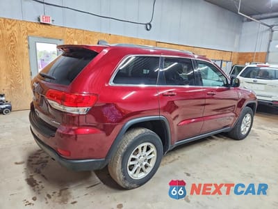 Trzecie zdjęcie samochodu z tyłu: 2019 JEEP GRAND CHEROKEE LAREDO VIN:1C4RJFAG3KC837412 - miniatura