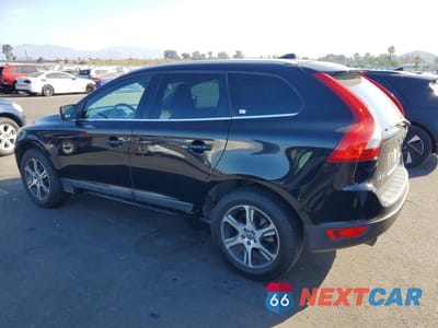 Drugie zdjęcie samochodu z przodu: 2013 VOLVO XC60 T6 VIN:YV4902DZ2D2449599 - miniatura