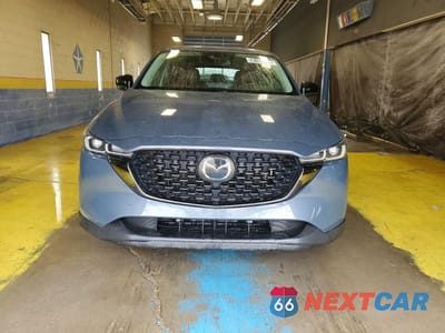 Piąte zdjęcie samochodu w środku: 2022 MAZDA CX-5 PREFERRED VIN:JM3KFBCM3N0548378 - miniatura