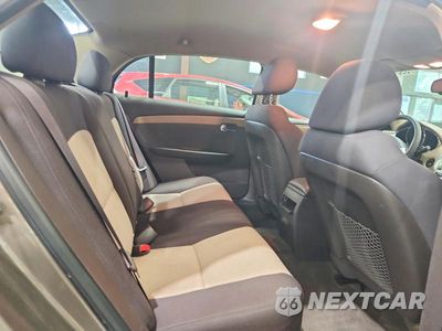 Zdjęcie 10 z 12 samochodu: 2011 CHEVROLET MALIBU LS VIN:1G1ZB5E13BF120917 - miniatura