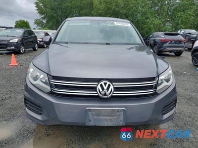 Piąte zdjęcie samochodu w środku: 2013 VOLKSWAGEN TIGUAN S VIN:WVGBV3AX5DW584594 - miniatura