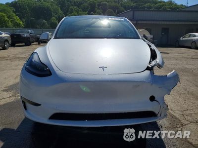 Piąte zdjęcie samochodu w środku: 2024 TESLA MODEL Y VIN:7SAYGDEF7RA265466 - miniatura