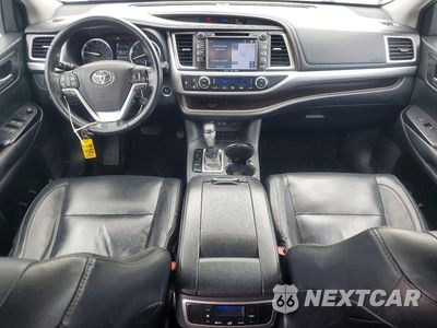 Zdjęcie 8 z 14 samochodu: 2018 TOYOTA HIGHLANDER XLE VIN:5TDKZRFH9JS528053 - miniatura