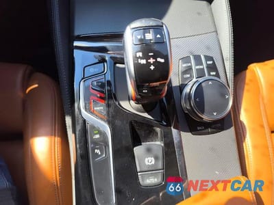 Zdjęcie 9 z 14 samochodu: 2023 BMW M5 VIN:WBS83CH09PCN49150 - miniatura