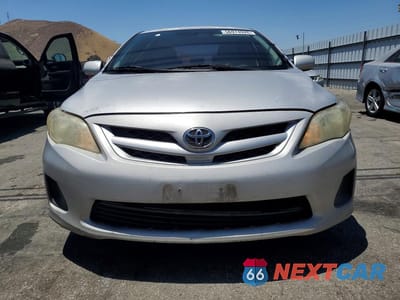 Piąte zdjęcie samochodu w środku: 2011 TOYOTA COROLLA LE VIN:2T1BU4EE0BC587916 - miniatura