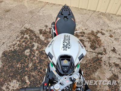 Piąte zdjęcie samochodu w środku: 2024 APRILIA RS 660 EXTREMA VIN:ZD4KSUR05RS000644 - miniatura