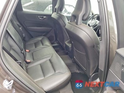 Zdjęcie 11 z 14 samochodu: 2018 VOLVO XC60 T5 VIN:LYV102RK0JB082658 - miniatura