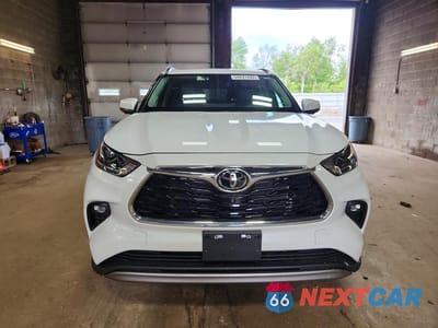 Piąte zdjęcie samochodu w środku: 2023 TOYOTA HIGHLANDER PLATINUM VIN:5TDKDRAH0PS043542 - miniatura