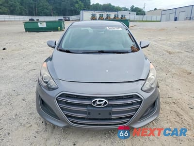 Piąte zdjęcie samochodu w środku: 2017 HYUNDAI ELANTRA GT BASE VIN:KMHD35LH5HU347458 - miniatura