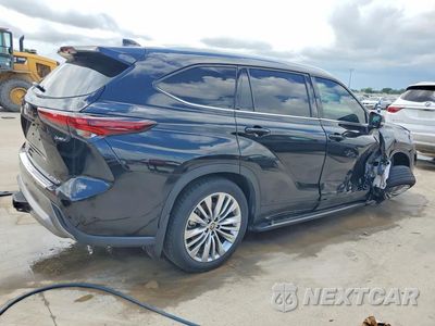 Trzecie zdjęcie samochodu z tyłu: 2025 TOYOTA HIGHLANDER HYBRID PLATINUM VIN:5TDEBRCH7SS659537 - miniatura