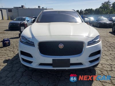 Piąte zdjęcie samochodu w środku: 2017 JAGUAR F-PACE PRESTIGE VIN:SADCK2BN9HA490265 - miniatura