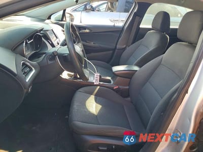 Zdjęcie 7 z 13 samochodu: 2019 CHEVROLET CRUZE LT VIN:1G1BE5SM3K7101754 - miniatura