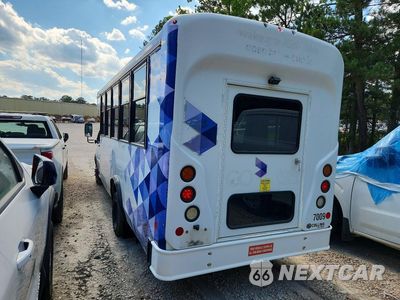 Drugie zdjęcie samochodu z przodu: 2017 FORD TRANSIT SHUTTLE BUS VIN:1FDES8PM8HKA48414 - miniatura
