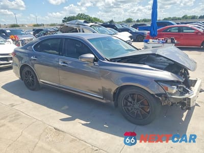 Czwarte zdjęcie samochodu z boku: 2013 LEXUS LS 460 VIN:JTHBL5EF0D5123718 - miniatura