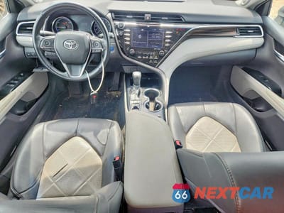 Zdjęcie 8 z 13 samochodu: 2018 TOYOTA CAMRY HYBRID XLE VIN:4T1B21HK8JU003961 - miniatura
