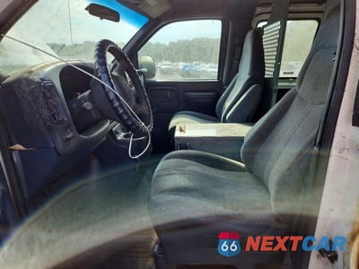Zdjęcie 7 z 13 samochodu: 1999 GMC SAVANA G3500 VIN:1GTHG35RXX1154212 - miniatura