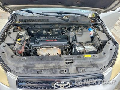 Zdjęcie 12 z 13 samochodu: 2007 TOYOTA RAV4 BASE VIN:JTMZD33V275074375 - miniatura