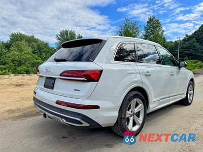 Czwarte zdjęcie samochodu z boku: 2021 AUDI Q7 PREMIUM VIN:WA1AJAF7XMD018736 - miniatura