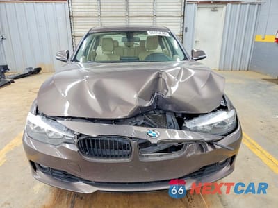 Piąte zdjęcie samochodu w środku: 2014 BMW 328 I VIN:WBA3A5G50ENP32645 - miniatura