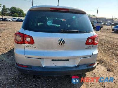 Zdjęcie 6 z 12 samochodu: 2010 VOLKSWAGEN TIGUAN SE VIN:WVGBV7AX1AW001912 - miniatura