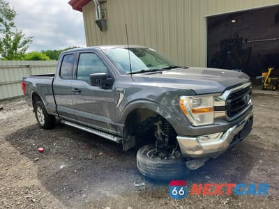 Czwarte zdjęcie samochodu z boku: 2022 FORD F150 SUPER CAB VIN:1FTFX1E58NFB30029 - miniatura