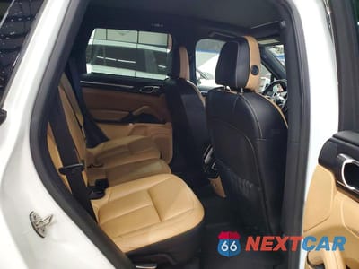 Zdjęcie 11 z 13 samochodu: 2015 PORSCHE CAYENNE S VIN:WP1AB2A22FLA57445 - miniatura