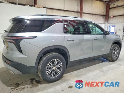 Trzecie zdjęcie samochodu z tyłu: 2026 CHEVROLET TRAVERSE LT VIN:1GNERGKS3TJ299556 - miniatura