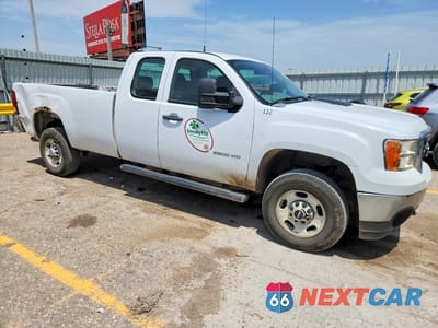 Czwarte zdjęcie samochodu z boku: 2013 GMC SIERRA C2500 HEAVY DUTY VIN:1GT21ZCG2DZ329075 - miniatura