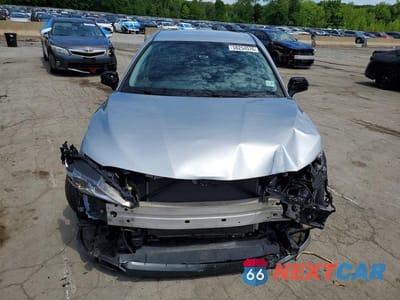 Piąte zdjęcie samochodu w środku: 2022 TOYOTA CAMRY LE VIN:4T1C11BK5NU055795 - miniatura