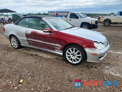 Czwarte zdjęcie samochodu z boku: 2007 MERCEDES-BENZ CLK 350 VIN:WDBTK56F17T077838 - miniatura