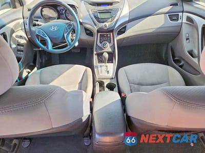 Zdjęcie 8 z 12 samochodu: 2013 HYUNDAI ELANTRA GLS VIN:5NPDH4AE1DH173322 - miniatura
