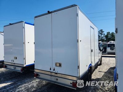 Trzecie zdjęcie samochodu z tyłu: 2022 FORD TRANSIT DELIVERY TRUCK VIN:1FDBW5Z84NKA01530 - miniatura