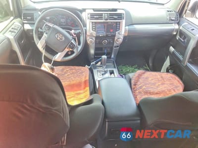 Zdjęcie 8 z 13 samochodu: 2023 TOYOTA 4RUNNER SR5 VIN:JTEEU5JR3P5279604 - miniatura