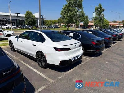 Trzecie zdjęcie samochodu z tyłu: 2025 BMW 740 I VIN:WBA23EH03SCU64559 - miniatura