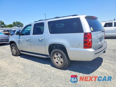 Drugie zdjęcie samochodu z przodu: 2013 CHEVROLET SUBURBAN C1500 LT VIN:1GNSCJE01DR230492 - miniatura